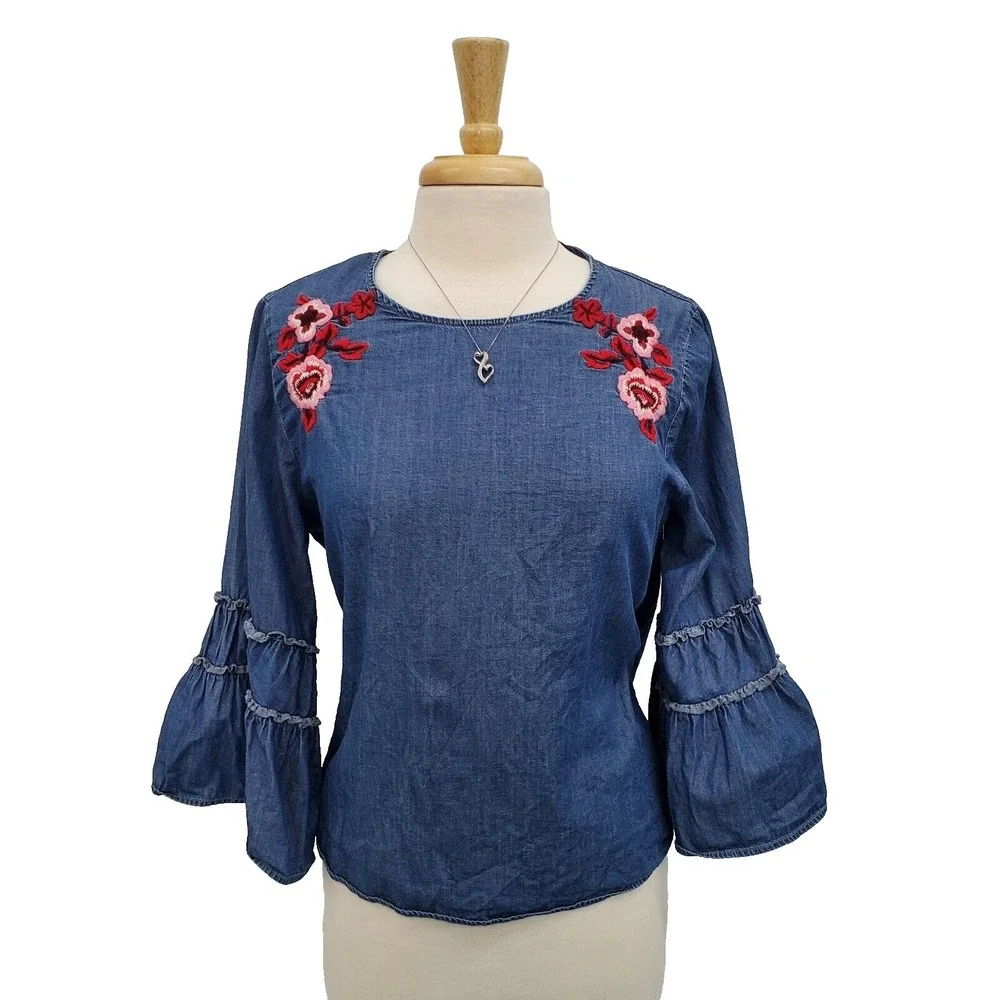 Express Denim Chambray Blouse Floral Embroidered Bell Sleeve Boho Casual M - Picture 2 of 16